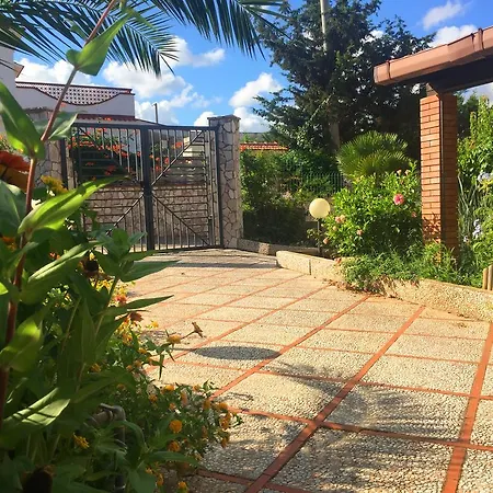 Sunbay House Holiday home